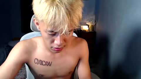 Snapshot of naugthyboyloy chatting on 12.14.25 Loy online show from 12.14.25