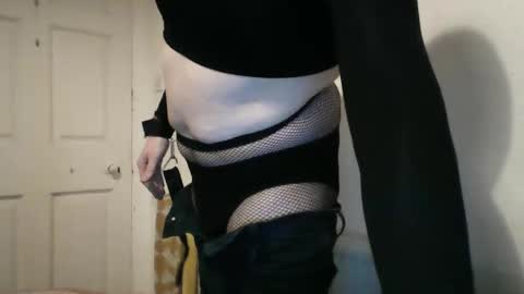 Snapshot of navel_gazing_submissive chatting on 12.22.25 navel_gazing_submissive online show from 12.22.25