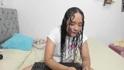 nay_and_aleja online show from 12.15.25