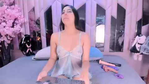 Snapshot of nayarakvelvet_1 chatting on 06.16.26 Nayarak online show from 06.16.26