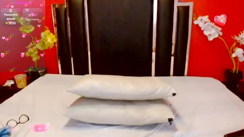 Lady Nayla online show from 02.01.25