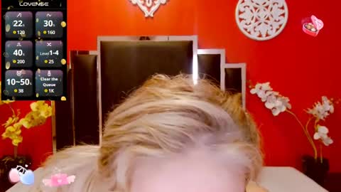 Lady Nayla online show from 02.11.25