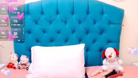 Lady Nayla online show from 10.14.25