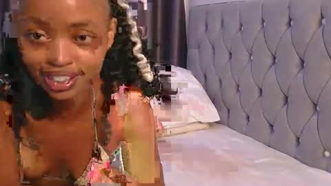 Snapshot of naylah18 chatting on 11.13.25 Britney online show from 11.13.25