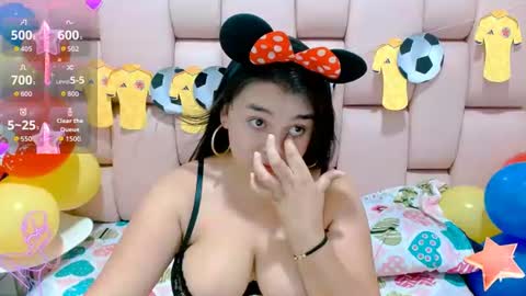 Snapshot of naylahot18 chatting on 06.18.26 nayla online show from 06.18.26