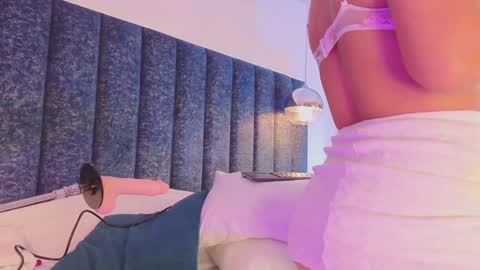 Snapshot of naylapot_ chatting on 02.02.25 Juli online show from 02.02.25