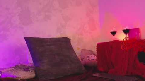 Snapshot of naylapot_ chatting on 02.14.25 Juli online show from 02.14.25