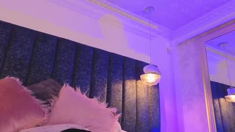 Snapshot of naylapot_ chatting on 02.22.25 Juli online show from 02.22.25