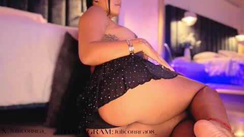 Snapshot of naylapot_ chatting on 10.16.25 Juli online show from 10.16.25