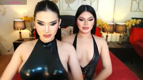 Snapshot of nayumi_edwards chatting on 12.15.25 F R A N Z I A online show from 12.15.25