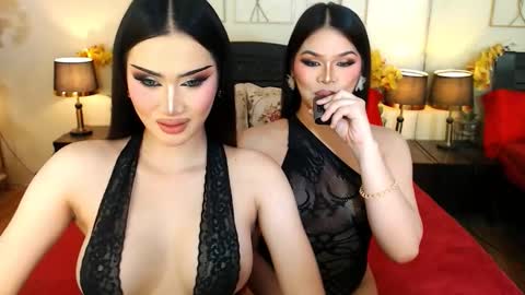 Snapshot of nayumi_edwards chatting on 12.18.25 F R A N Z I A online show from 12.18.25