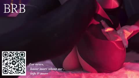 Snapshot of ne_fertari chatting on 11.21.25 Nefertari online show from 11.21.25