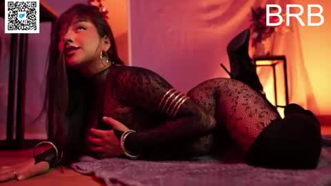 Snapshot of ne_fertari chatting on 12.15.25 Nefertari online show from 12.15.25