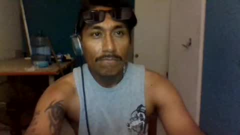 Snapshot of neberhervillalva chatting on 12.21.25 neberhervillalva online show from 12.21.25