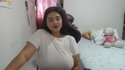 Snapshot of nebyula_star chatting on 02.06.25 Nebyula online show from 02.06.25