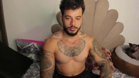 Snapshot of neeii chatting on 11.05.25 Nei turn green online show from 11.05.25