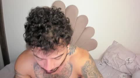 Snapshot of neeii chatting on 11.18.25 Nei turn green online show from 11.18.25