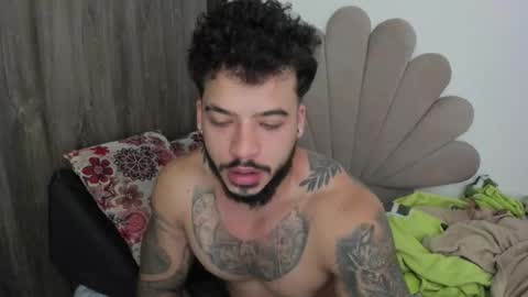 Snapshot of neeii chatting on 12.14.25 Nei turn green online show from 12.14.25