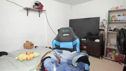 Geek Nicole    im Neeko UwU online show from 01.12.26