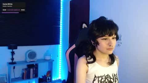 Snapshot of neena_nyx chatting on 12.14.24 Neena Nyx online show from 12.14.24