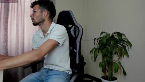 Snapshot of negreteth88 chatting on 09.25.25 Fernando Negreteth online show from 09.25.25