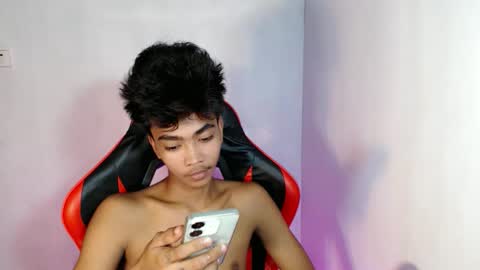 Snapshot of neil_asian69 chatting on 10.31.25 neil_asian69 online show from 10.31.25