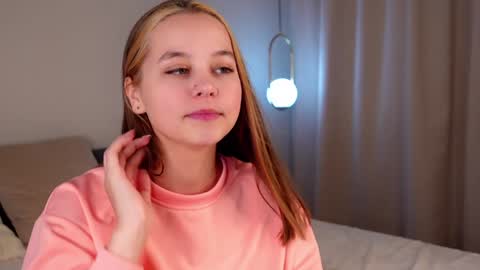 Snapshot of neldaaskins chatting on 12.14.24 Lana online show from 12.14.24