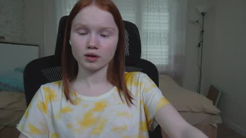 Snapshot of nellie_baby chatting on 04.27.26 Nellie online show from 04.27.26