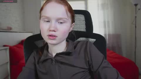 Snapshot of nellie_baby chatting on 05.25.26 Nellie online show from 05.25.26