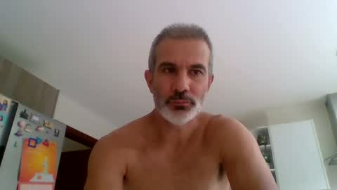 Snapshot of neodent chatting on 11.11.25 neodent online show from 11.11.25