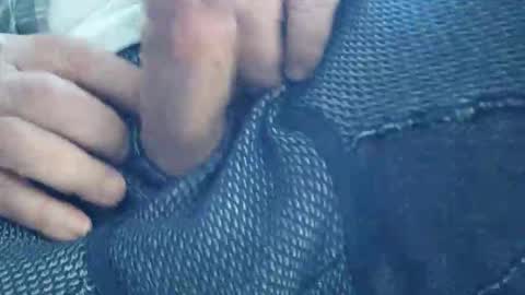 Snapshot of neohiom4f chatting on 12.15.25 neohiom4f online show from 12.15.25