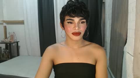 neomi online show from 10.30.25