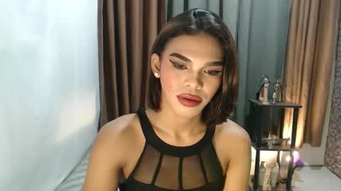 neomi online show from 03.18.26