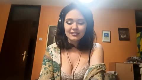 Elena online show from 10.14.25