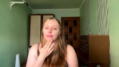 Snapshot of neomimaddern chatting on 05.12.26 neomimaddern online show from 05.12.26