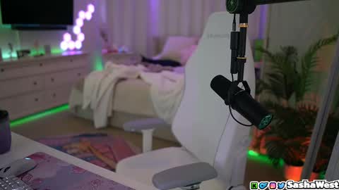 Sasha West online show from 11.18.25