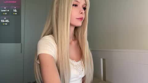 Snapshot of neondemon_ chatting on 03.14.26 maeve online show from 03.14.26