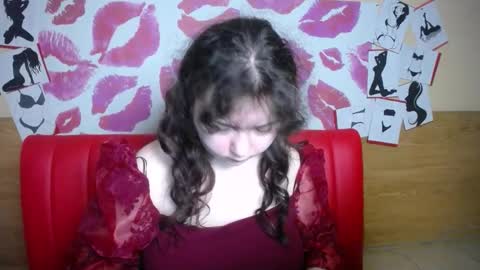 Snapshot of neonilalisova chatting on 12.15.25 NeonilaLisova online show from 12.15.25