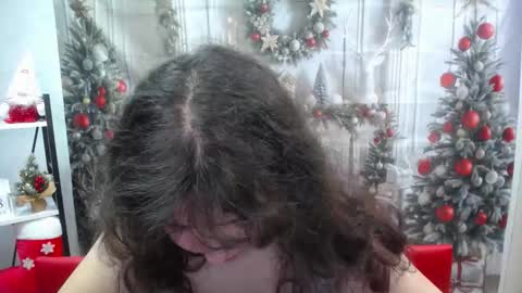 Snapshot of neonilalisova chatting on 12.18.25 NeonilaLisova online show from 12.18.25