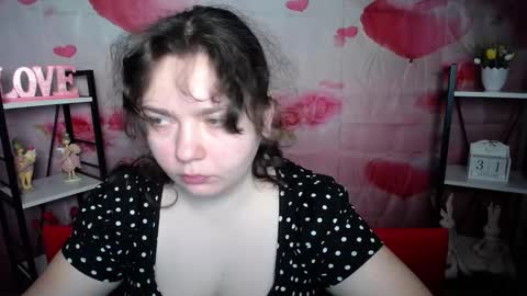 Snapshot of neonilalisova chatting on 02.01.26 NeonilaLisova online show from 02.01.26