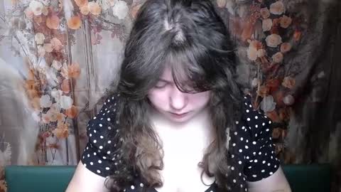 Snapshot of neonilalisova chatting on 02.05.26 NeonilaLisova online show from 02.05.26