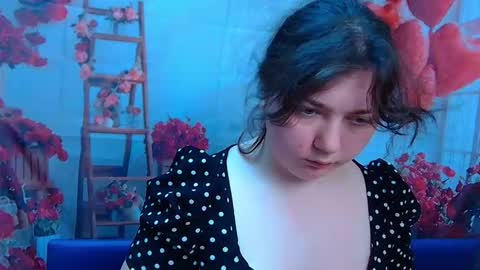 Snapshot of neonilalisova chatting on 02.10.26 NeonilaLisova online show from 02.10.26