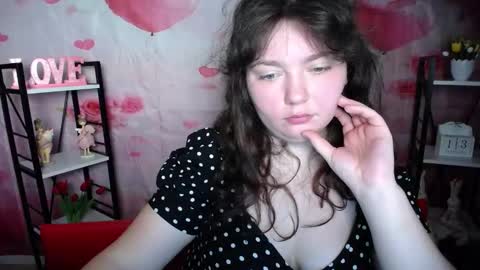 Snapshot of neonilalisova chatting on 02.13.26 NeonilaLisova online show from 02.13.26