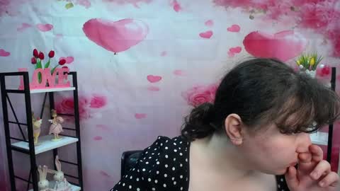 Snapshot of neonilalisova chatting on 04.26.26 NeonilaLisova online show from 04.26.26