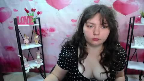 Snapshot of neonilalisova chatting on 05.27.26 NeonilaLisova online show from 05.27.26