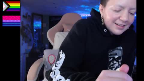 Snapshot of nerdy_squirty chatting on 11.07.25 NerdySquirty online show from 11.07.25