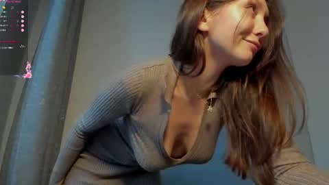 Snapshot of nerenuu_ chatting on 07.12.26 Nessa online show from 07.12.26