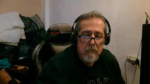 Snapshot of neron401 chatting on 04.04.26 neron401 online show from 04.04.26