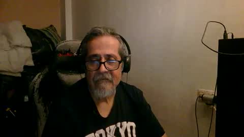 Snapshot of neron401 chatting on 04.13.26 neron401 online show from 04.13.26