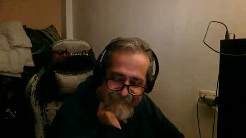 Snapshot of neron401 chatting on 04.13.26 neron401 online show from 04.13.26